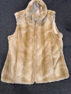 Kristen Blake Faux Fur Zip Vest in Light Beige Size S with Pocket